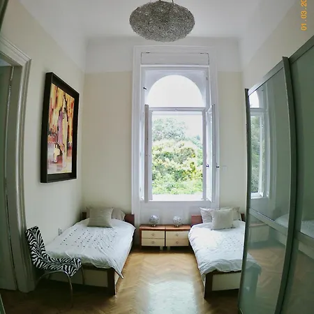 Luxury Artists On Varkert Bazaar Apartment