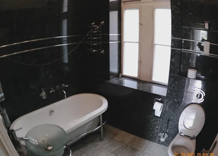 Luxury Artists On Varkert Bazaar ブダペスト