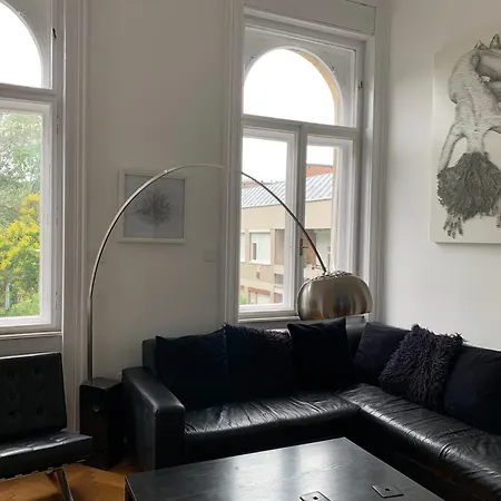 Luxury Artists On Varkert Bazaar Apartment *