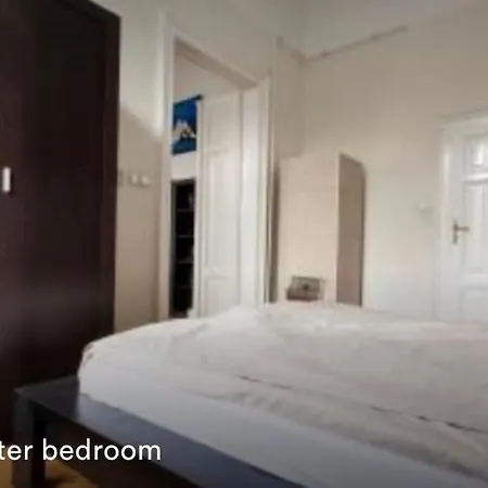 Luxury Artists On Varkert Bazaar 부다페스트